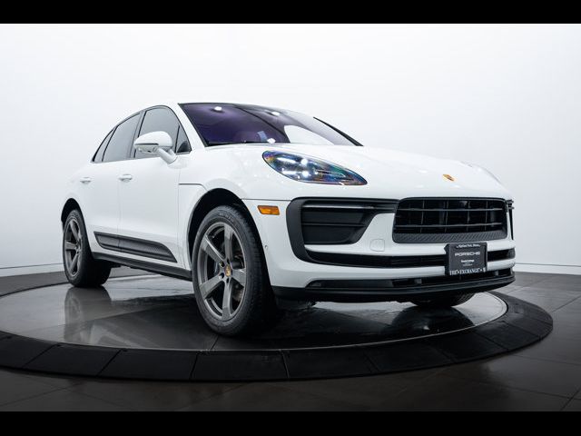 2022 Porsche Macan Base