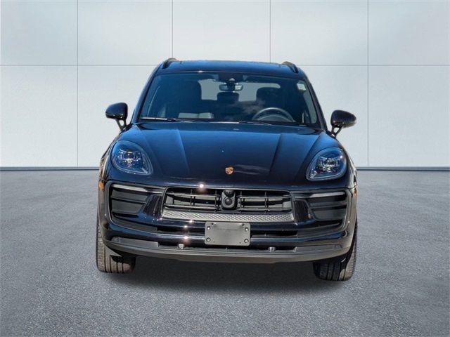 2022 Porsche Macan Base