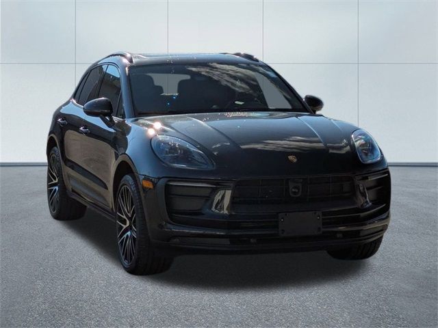 2022 Porsche Macan Base