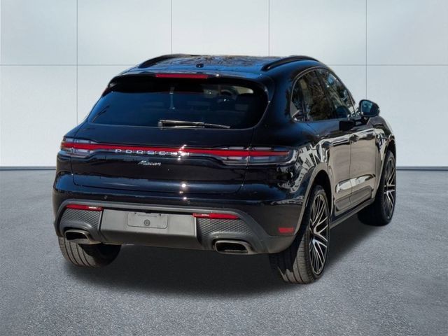 2022 Porsche Macan Base