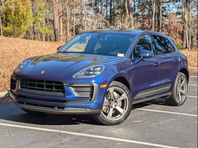 2022 Porsche Macan Base