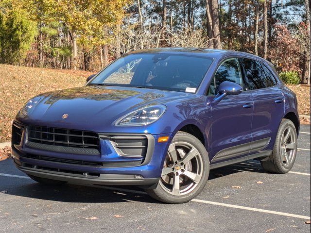 2022 Porsche Macan Base