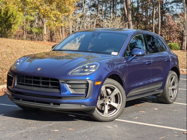 2022 Porsche Macan Base