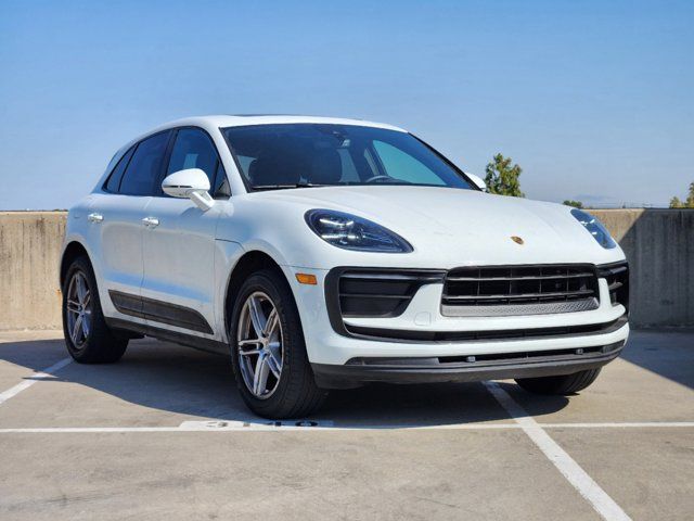 2022 Porsche Macan Base