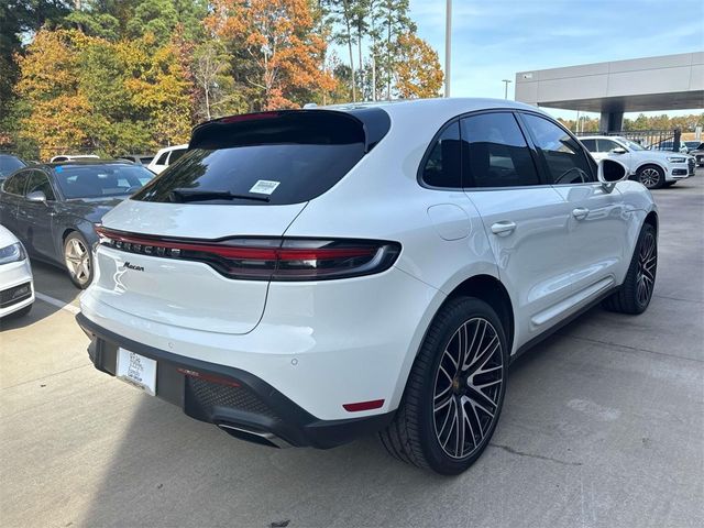 2022 Porsche Macan Base