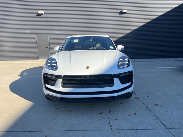 2022 Porsche Macan Base