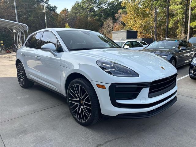 2022 Porsche Macan Base