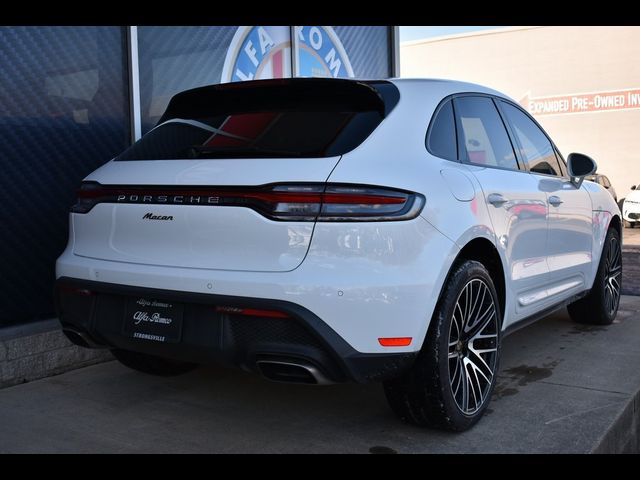 2022 Porsche Macan Base