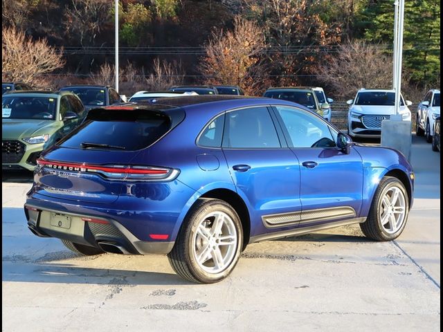 2022 Porsche Macan Base