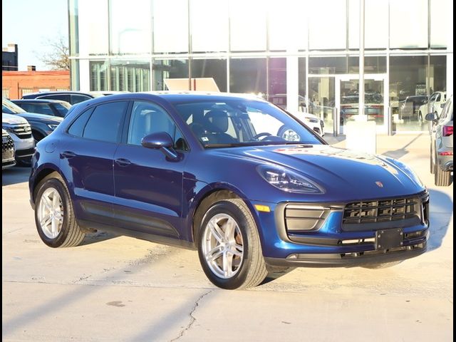 2022 Porsche Macan Base