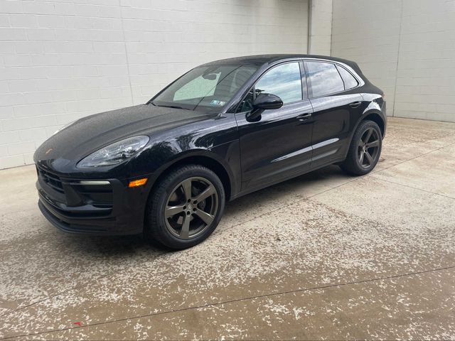 2022 Porsche Macan Base