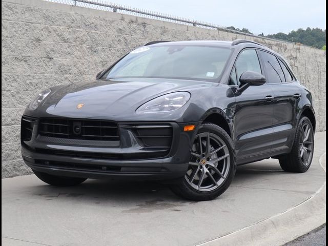 2022 Porsche Macan Base