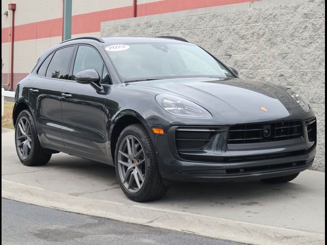 2022 Porsche Macan Base