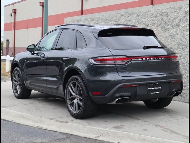 2022 Porsche Macan Base