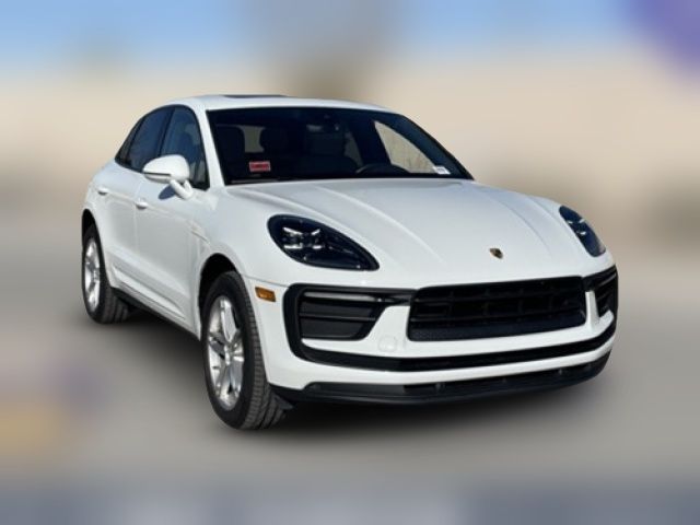 2022 Porsche Macan Base