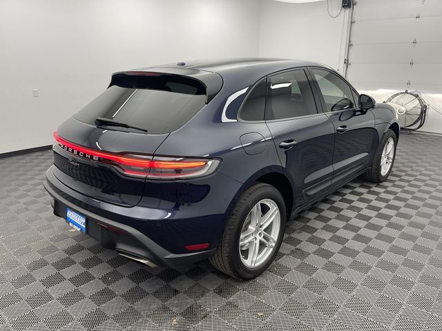 2022 Porsche Macan Base