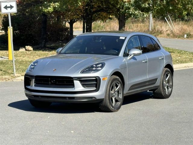 2022 Porsche Macan Base