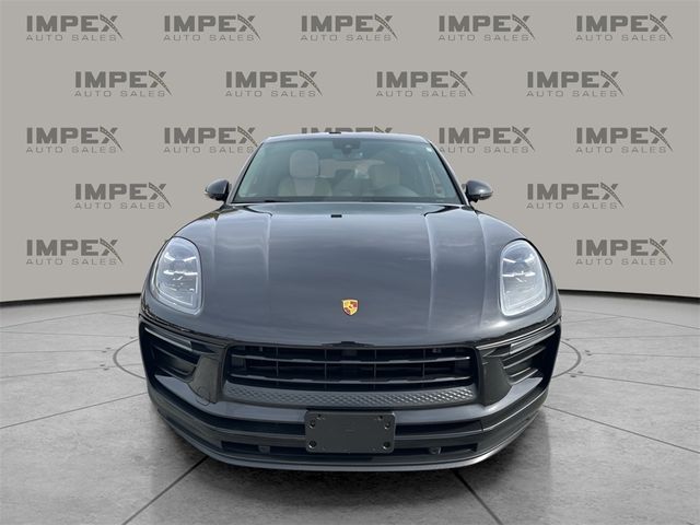 2022 Porsche Macan Base