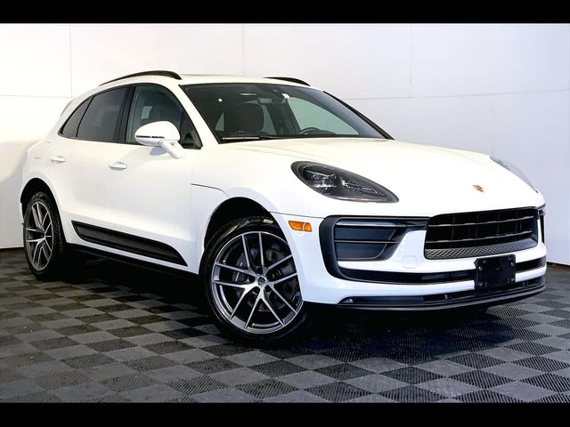 2022 Porsche Macan Base