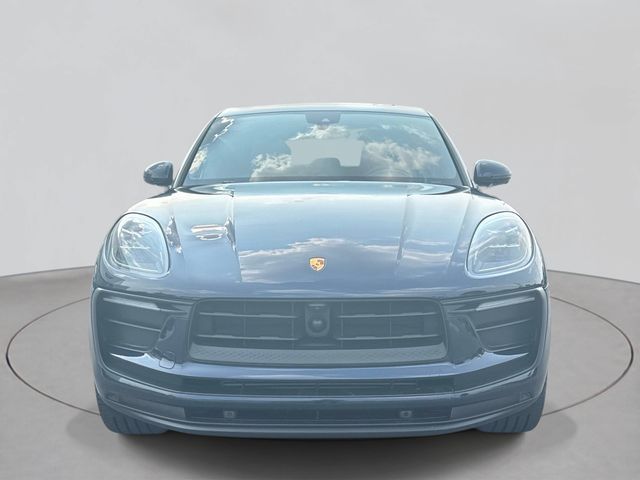 2022 Porsche Macan Base