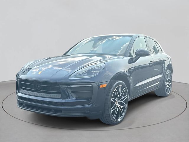 2022 Porsche Macan Base