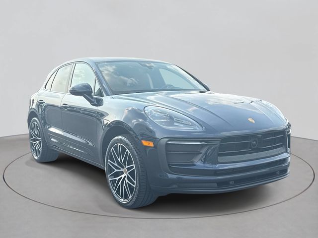 2022 Porsche Macan Base