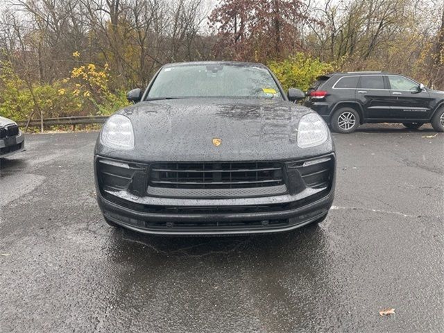 2022 Porsche Macan Base