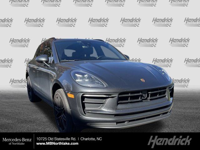 2022 Porsche Macan Base