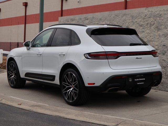 2022 Porsche Macan Base