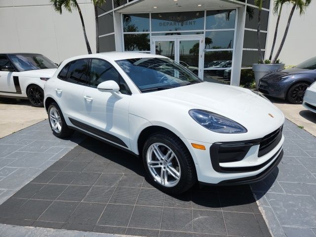 2022 Porsche Macan Base