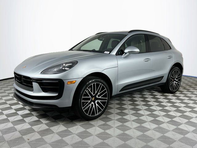 2022 Porsche Macan Base