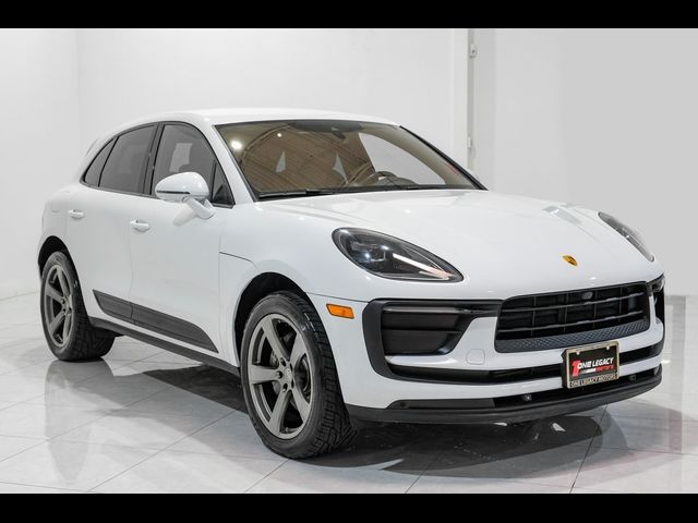 2022 Porsche Macan Base