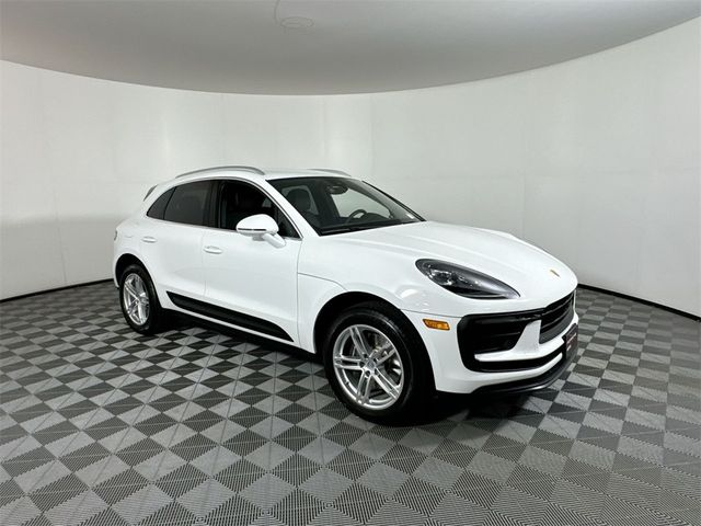 2022 Porsche Macan Base