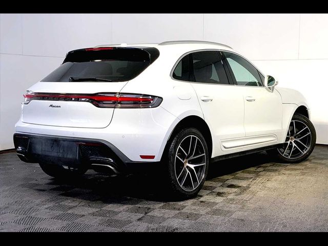 2022 Porsche Macan Base