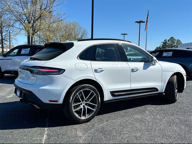 2022 Porsche Macan Base