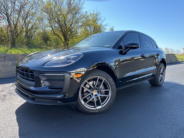 2022 Porsche Macan Base