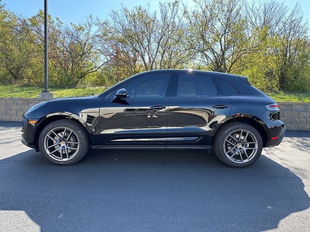 2022 Porsche Macan Base