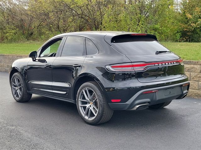 2022 Porsche Macan Base