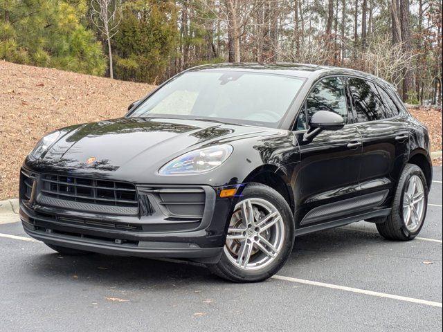 2022 Porsche Macan Base