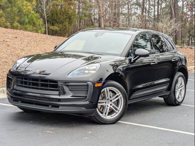 2022 Porsche Macan Base