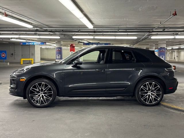 2022 Porsche Macan Base