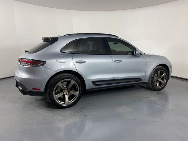 2022 Porsche Macan Base