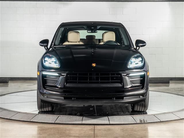 2022 Porsche Macan Base