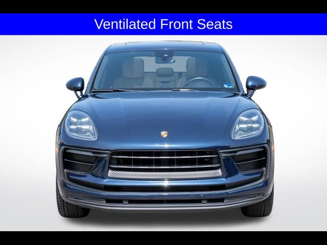 2022 Porsche Macan Base