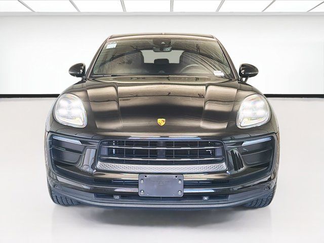2022 Porsche Macan Base