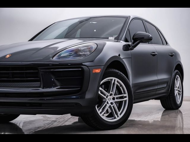 2022 Porsche Macan Base