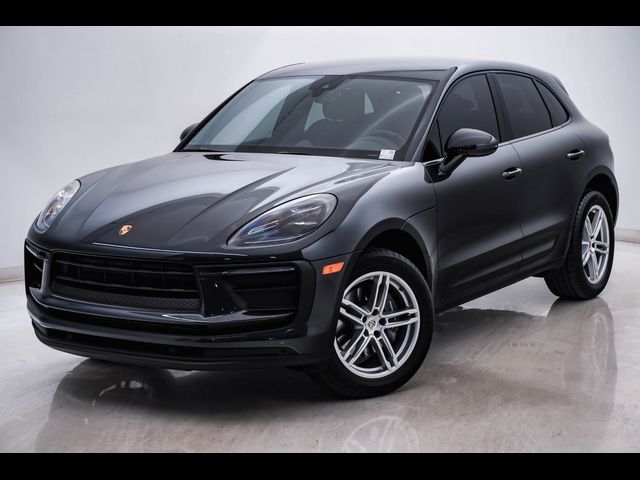 2022 Porsche Macan Base