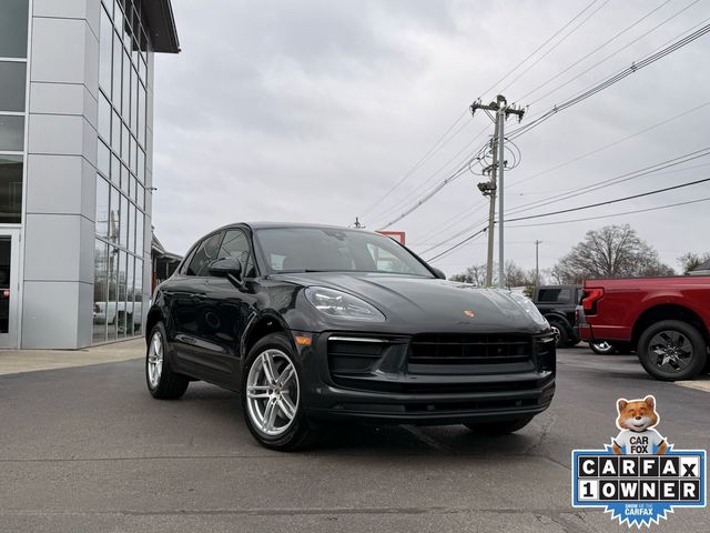 2022 Porsche Macan Base