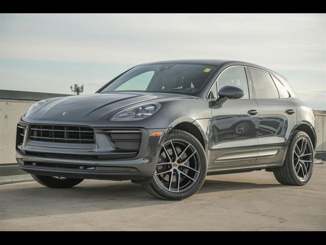 2022 Porsche Macan Base