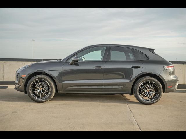 2022 Porsche Macan Base